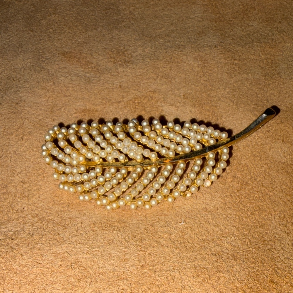 MCM BSK Quill feather brooch